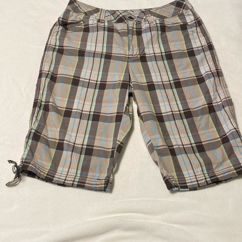 Dressbarn plaid shorts size 8 good condition
